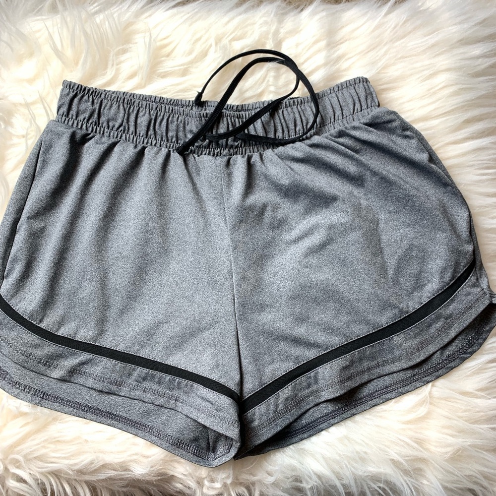 SO Girls casual gray short shorts size XS.